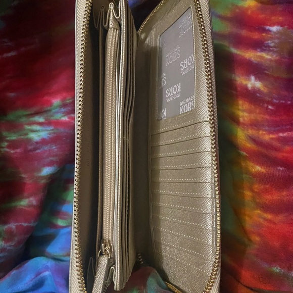 Shiny gold Michael Kors wrist wallet! - Picture 7 of 13